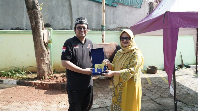 Perayaan Idul Adha 1445 H: MTXL Axiata Salurkan Hewan Kurban untuk&nbsp;Masyarakat